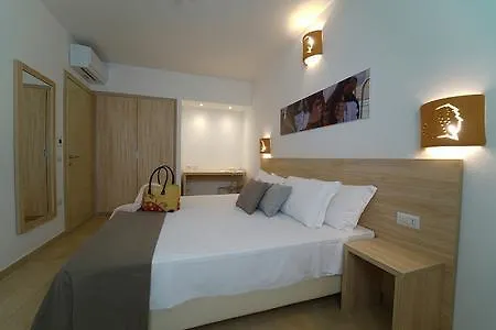 Otel Gh Santina & 4*